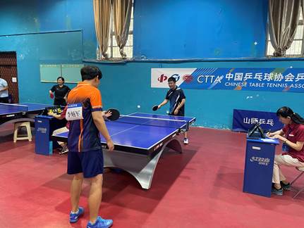 图片包含 室内, 家具, 院子, 桌子 描述已自动生成